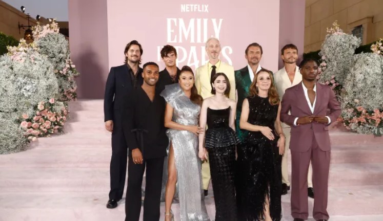 Emily in Paris' Team